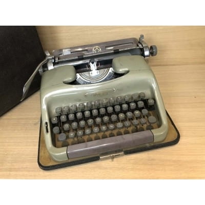 Machine à écrire Voss Wuppertal 1950. Avec boîte d'origine