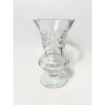 Vase en cristal taillé. Signé Stephens. 15 cm.